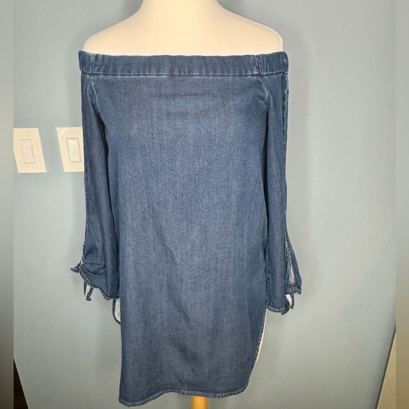 White House Black Market Off-Shoulder Denim Tunic - Picture 1 of 4